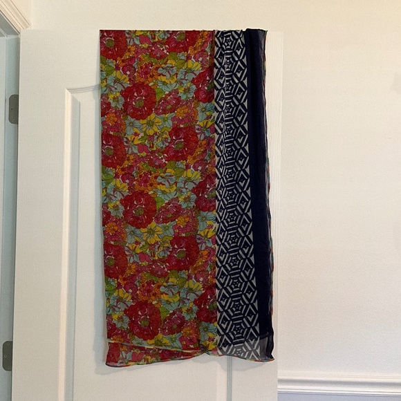 Large multi colored scarf/wrap/throw or multifunctional item - Picture 1 of 6